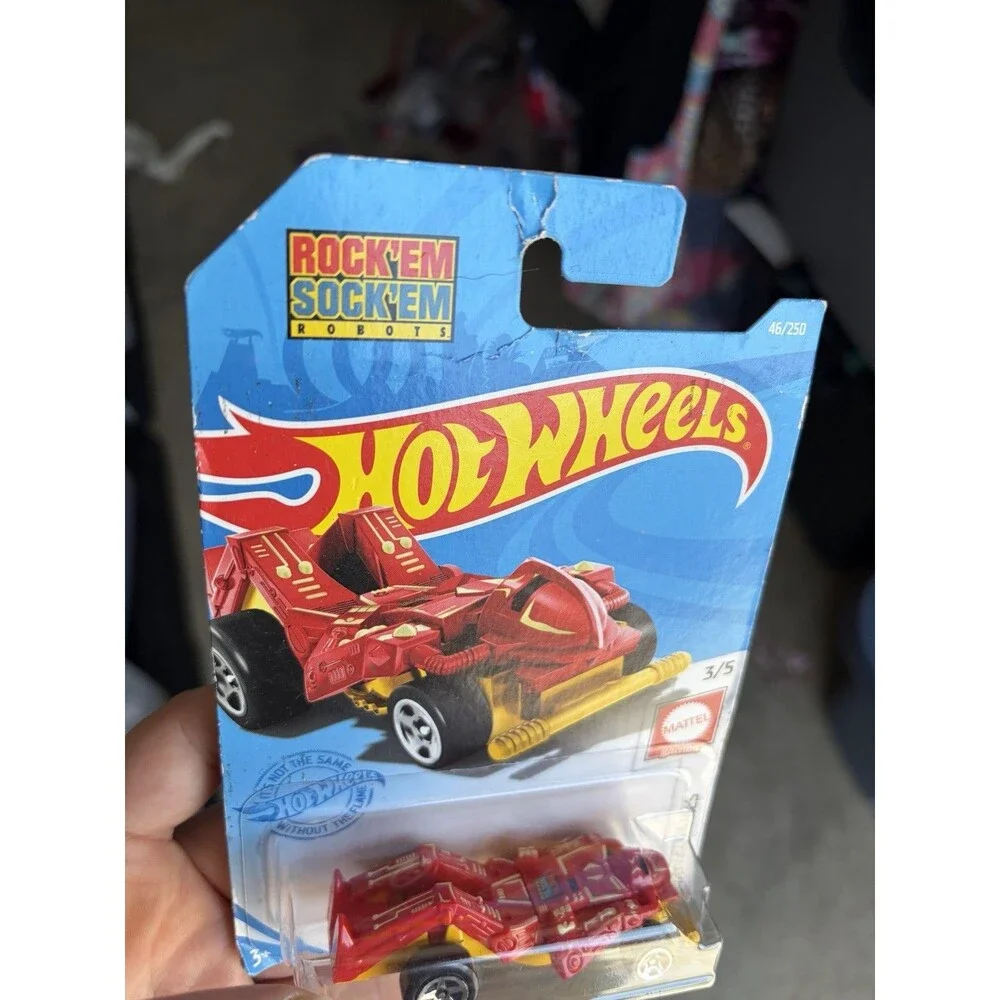HOT WHEELS TREASURE HUNT 2018 ZOMBOT ROBOT